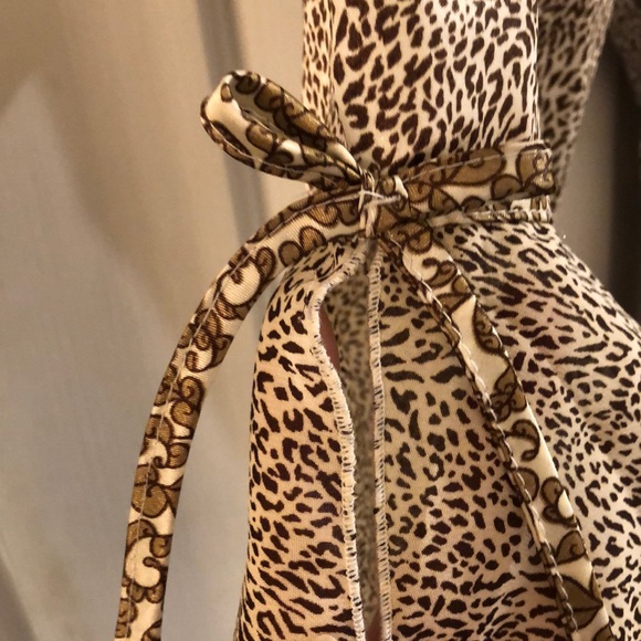 Secret Treasures 🎉HP🎉 Cheetah Robe - Picture 4 of 5